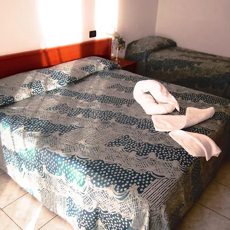 Oda ve Kahvaltı Food Royal Coast 3*